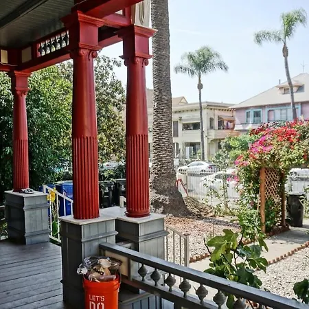 The Red Guest House In Downtown Los Angeles Exterior photo