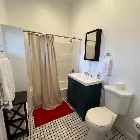 The Red Guest House In Downtown Los Angeles Exterior photo