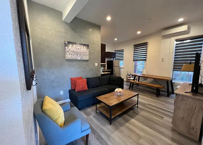 The Red Guest House In Downtown Los Angeles