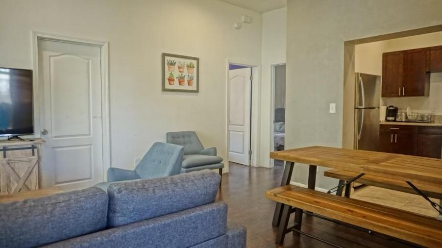 Apartment The Red In Downtown Angeles *
