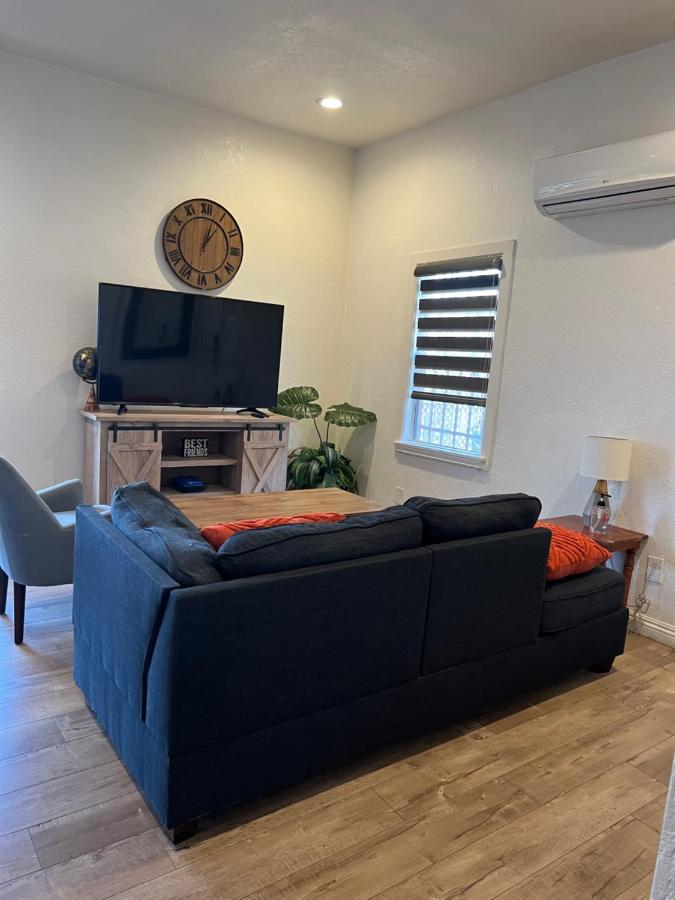 Apartment The Red In Downtown Angeles